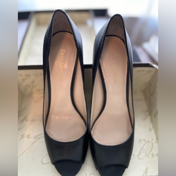 Black Peep Toe Dress Heels - Leather, hidden platform, size 8.5 - Picture 6 of 10